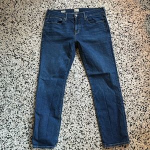 J. Crew Men’s 484 Slim-fit stretch jean in one-year wash. Size 34/30